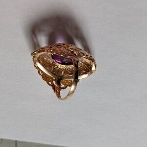 Broken smashed gold ring for SCRAP cracked + flawed